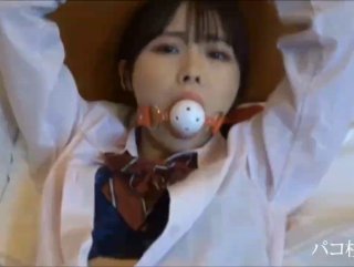 高挑性感的校花级大学美女不仅颜值一流下面更性感,毛少逼紧
